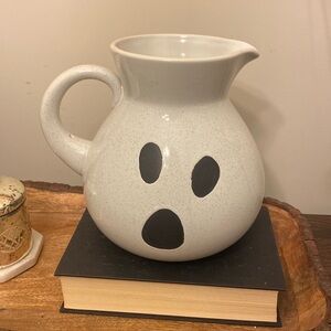 Ghost pitcher
